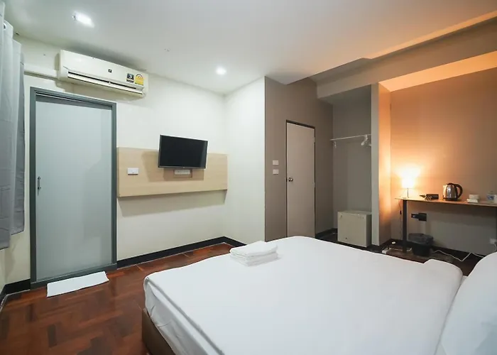 โกอินน์ สีลม - สถานีรถไฟฟ้าเซนต์หลุยส์ Go Silom - Bts Saint Louis